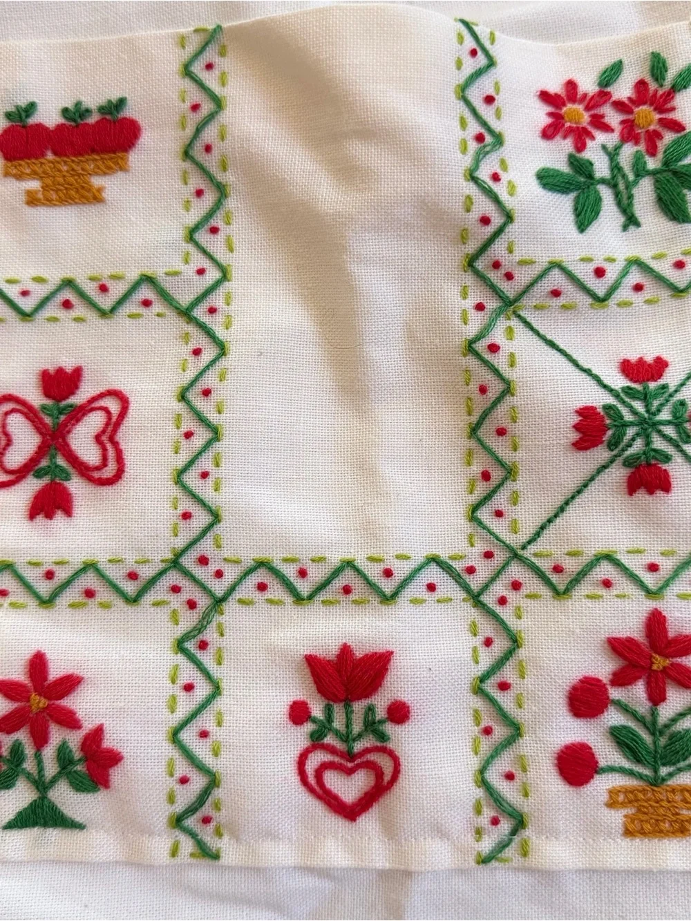 Vintage Embroidered Half Apron White Linen Floral Butterfly Pockets